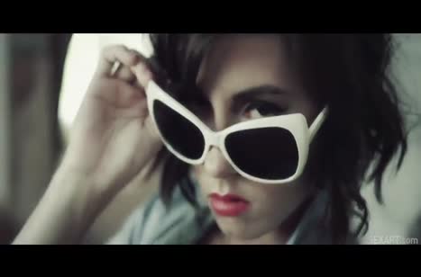 Молодые девушки красиво трутся писечками друг об друга 3