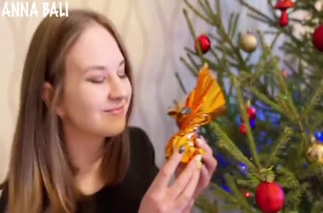 Молодая русская деваха устроила новогодний перепихон 1