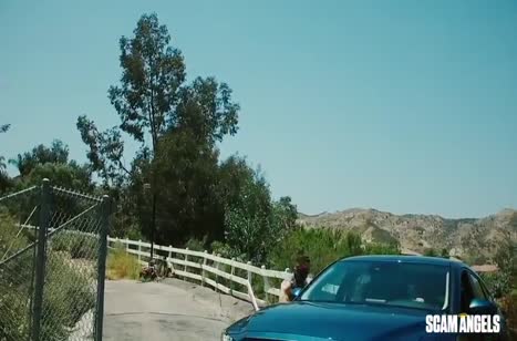 Две неугомонные сучки устроили смачную групповуху 1